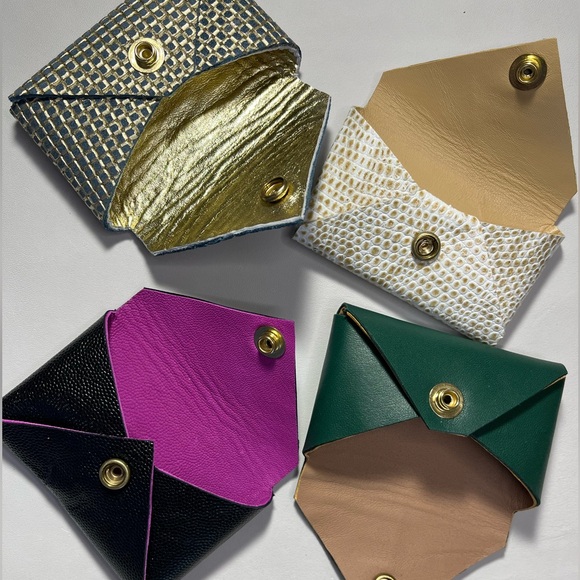 Like to be notified for shows! - Picture 1 of 8